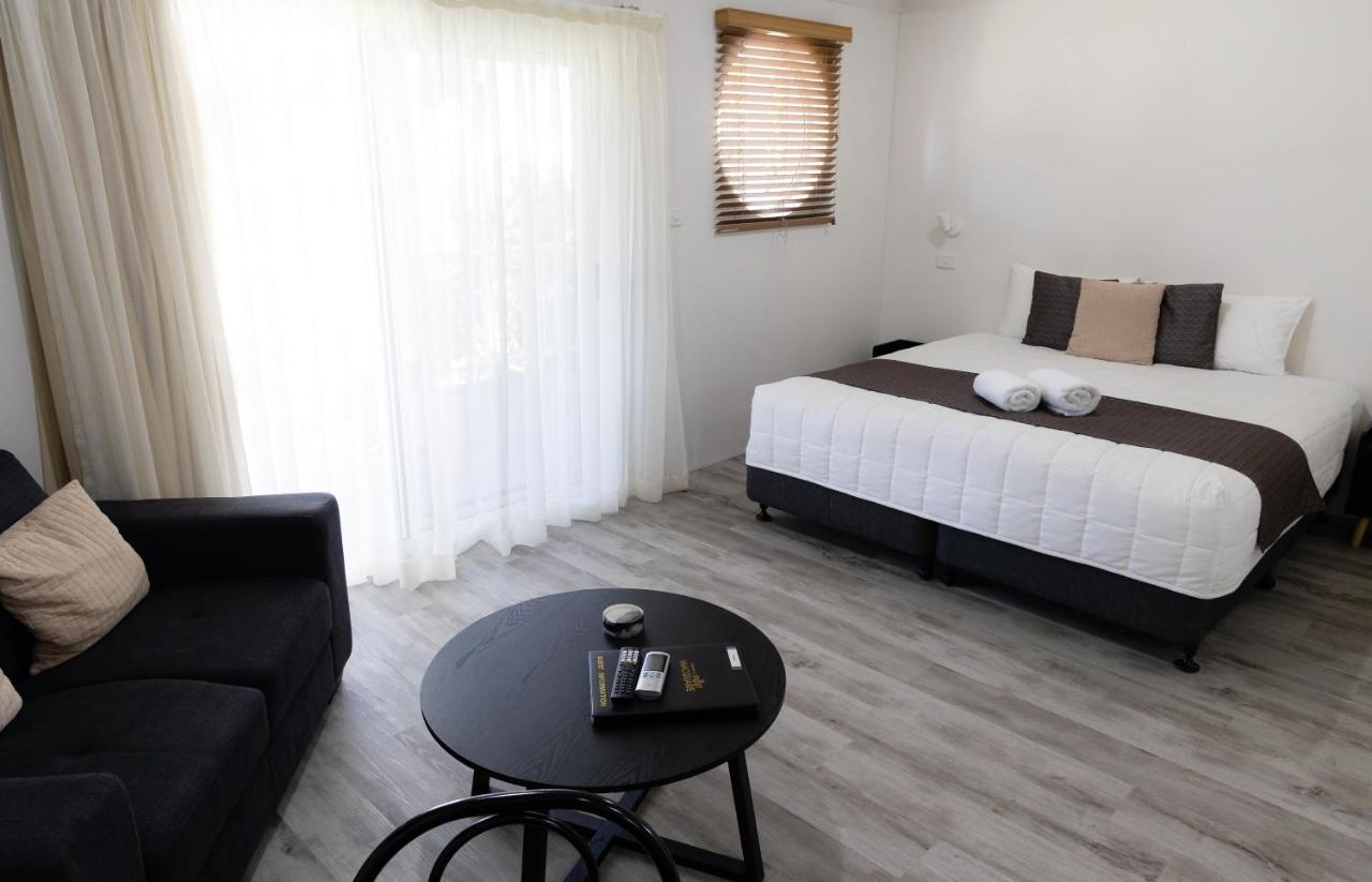 Aston Hill Motor Lodge Port Macquarie Bagian luar foto