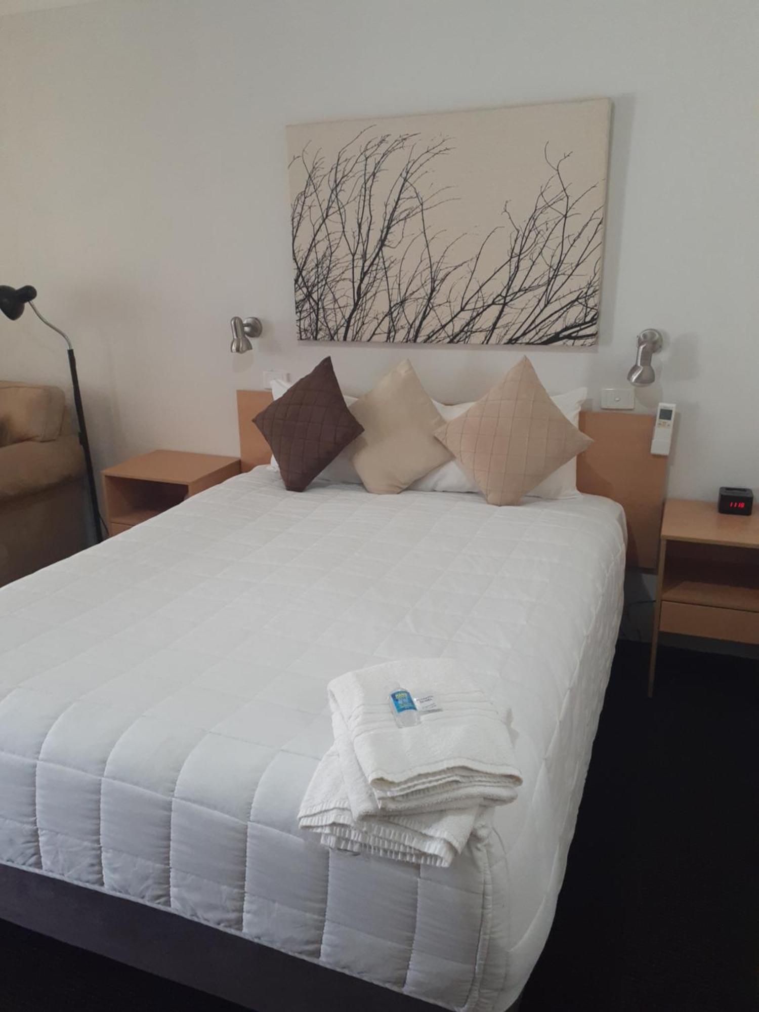 Aston Hill Motor Lodge Port Macquarie Bagian luar foto