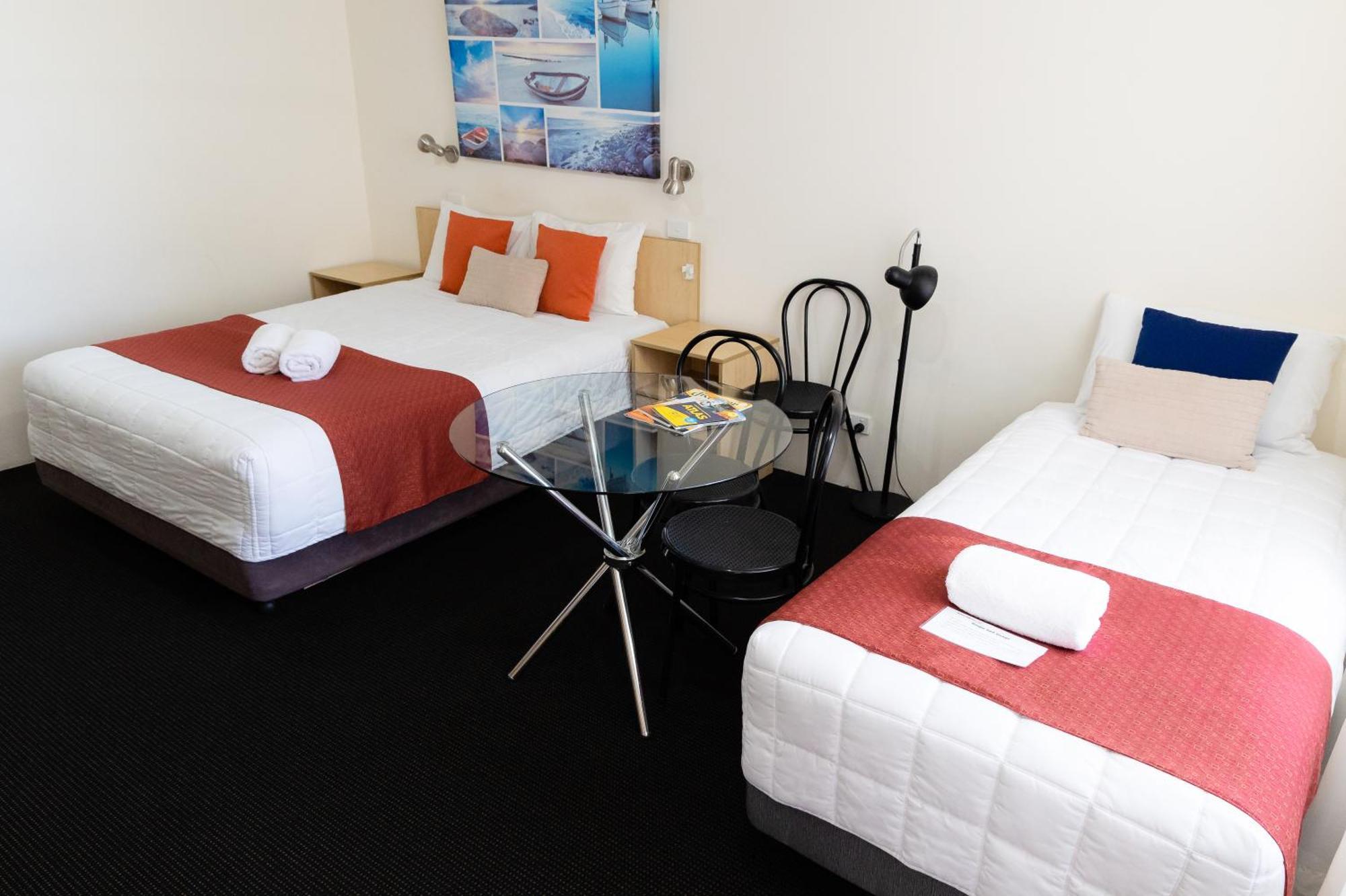 Aston Hill Motor Lodge Port Macquarie Bagian luar foto