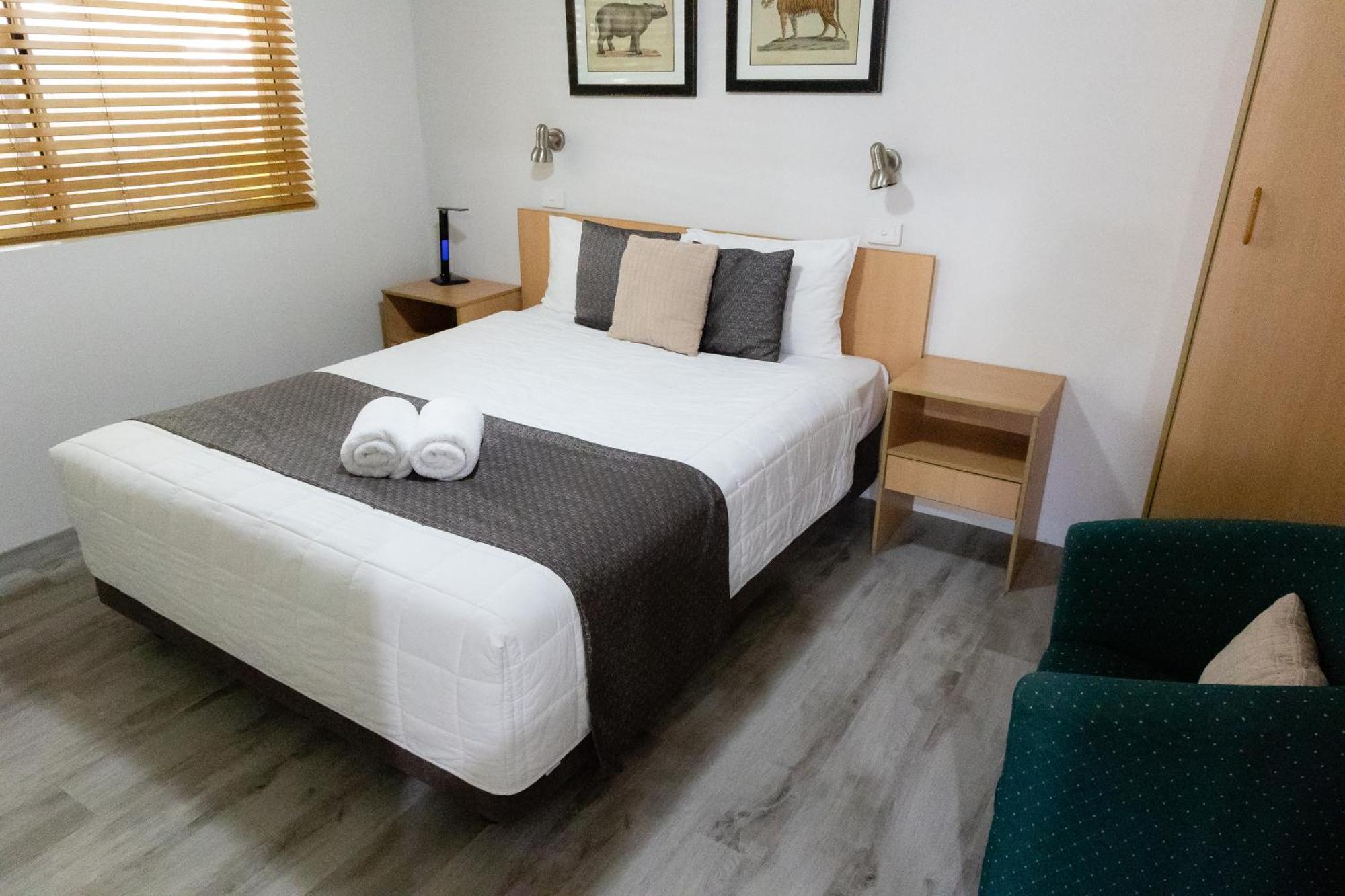 Aston Hill Motor Lodge Port Macquarie Bagian luar foto