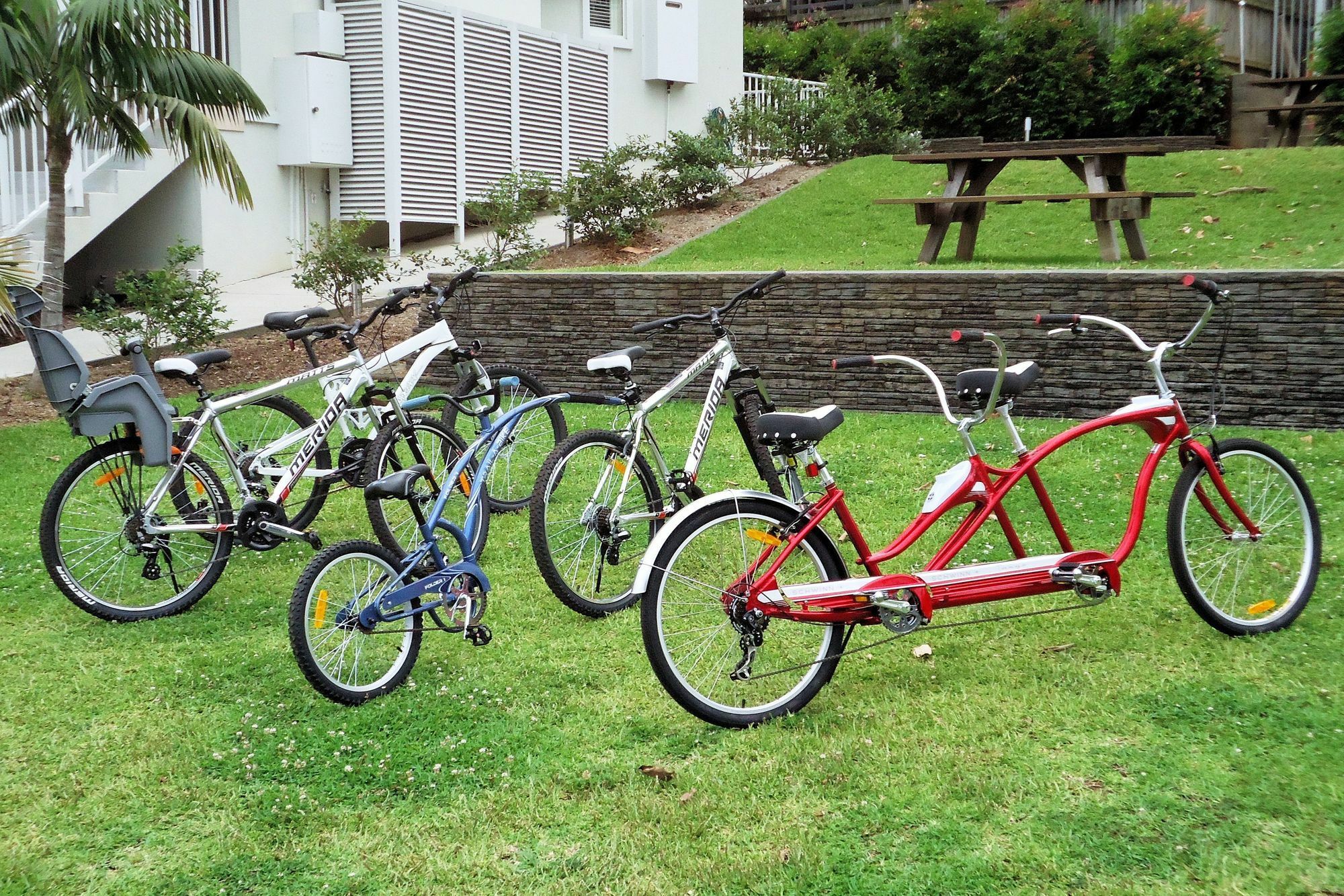 Aston Hill Motor Lodge Port Macquarie Bagian luar foto