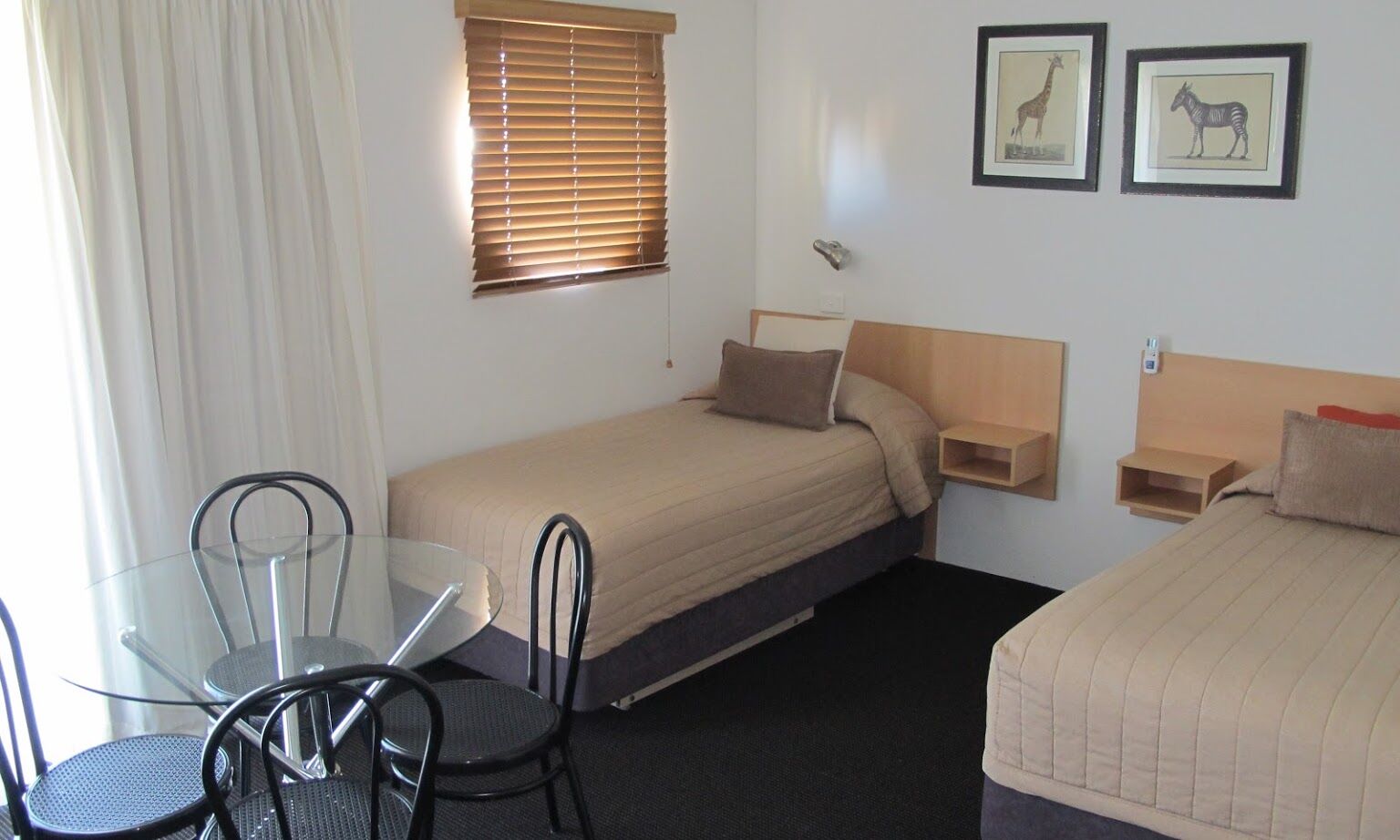 Aston Hill Motor Lodge Port Macquarie Bagian luar foto